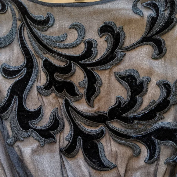 Ann Taylor Silk Chiffon Black Tie Dress with beautiful flock detailing- Size 10P - Picture 7 of 10